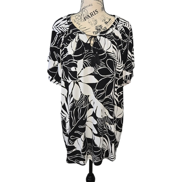 Allison Daley Tops - Allison Daley Black/White Floral /Leaf Print Top Tassels Flutter Sleeves Size 1X